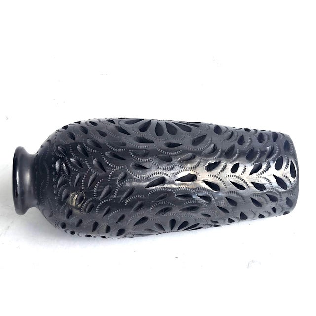 Mexican Vintage Hand Carved Oaxacan Barro Negro Vase With Pierced Lace Motif For Sale - Image 3 of 12