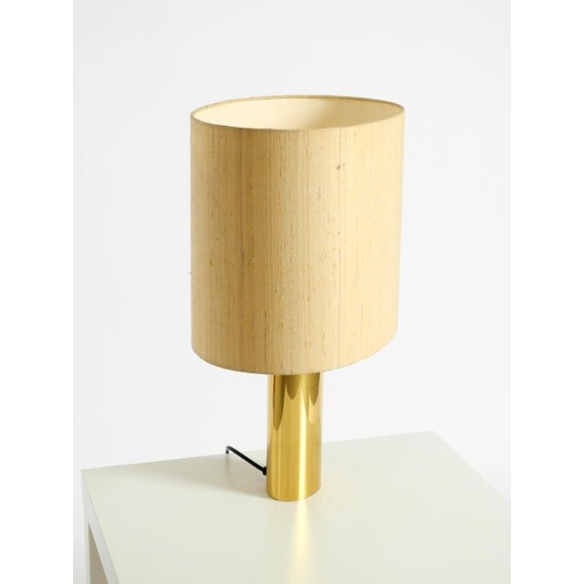 Beige Vintage Brass Table Lamp with Wild Silk Shade from Vereinigte Werkstätten Collection, 1970s For Sale - Image 8 of 18
