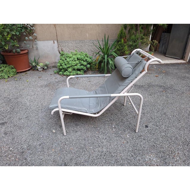 Genni Model Chaise Longue in White Frame and Grey Leather by Gabriele Mucchi for Zanotta, 1990s For Sale - Image 9 of 18