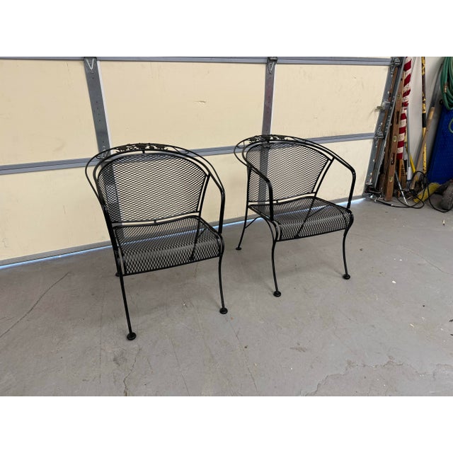 Set of 2 Mid-Century Modern Salterini Curve Back Outdoor Arm Chairs Offered is a Vintage Mid-Century Salterini Curve Back...