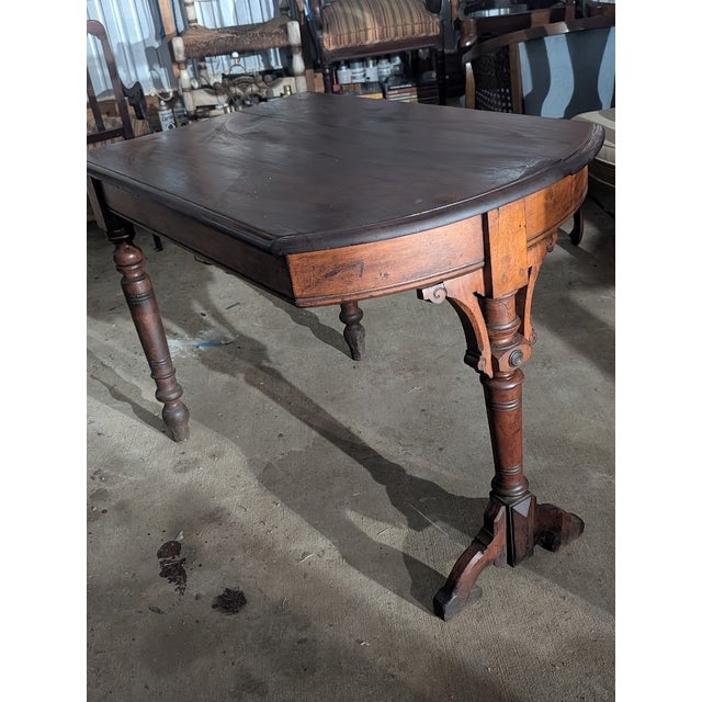 Georgian-Style Mahogany Tripod Pedestal Table For Sale - Image 12 of 15