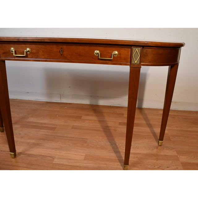 English 1970s Stickley English Traditional Cherry Satinwood Inlay Console Table Accent Table For Sale - Image 3 of 18