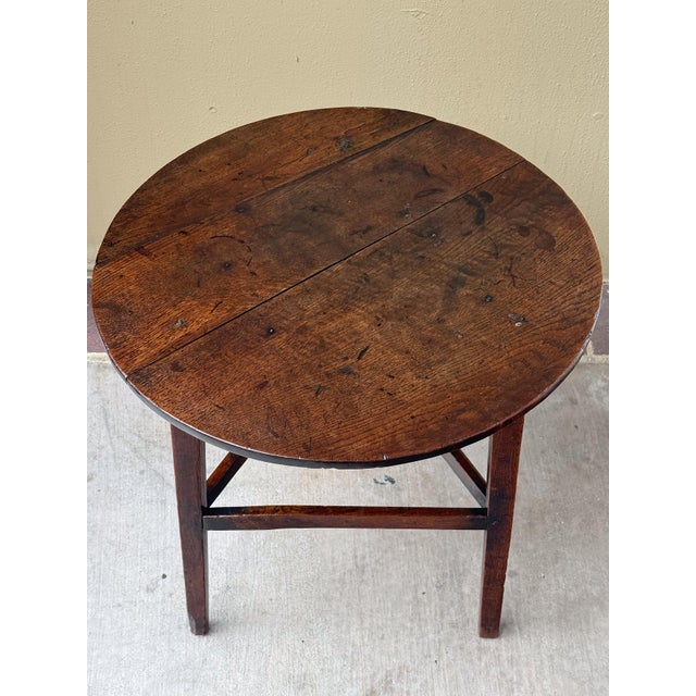 Brown English Round Cricket Table of Patinated Oak From the Georgian Era For Sale - Image 8 of 9