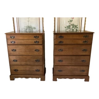 Pair of Vintage Early American Maple Bachelor Chests For Sale