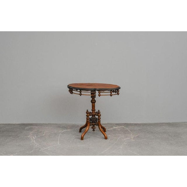 Traditional Mid-19th Century Biedermeier Salon Table in Walnut For Sale - Image 3 of 18