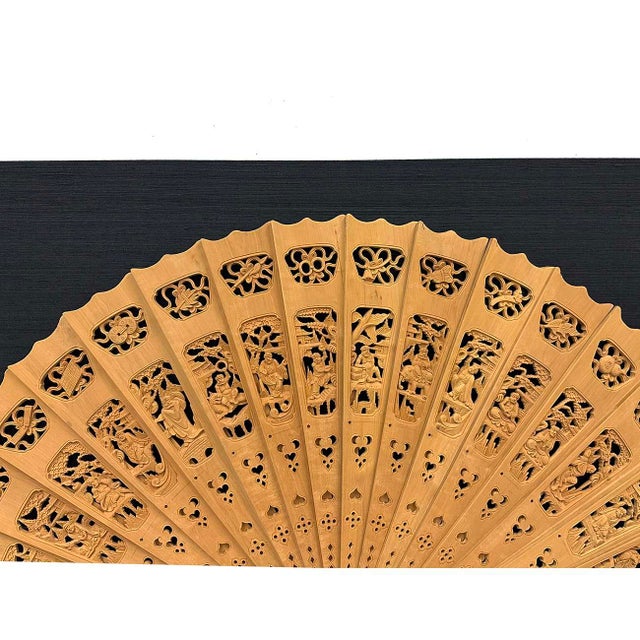 1950s Mid-20th Century Chinese Boxwood Carved Decorative Fan For Sale - Image 5 of 11