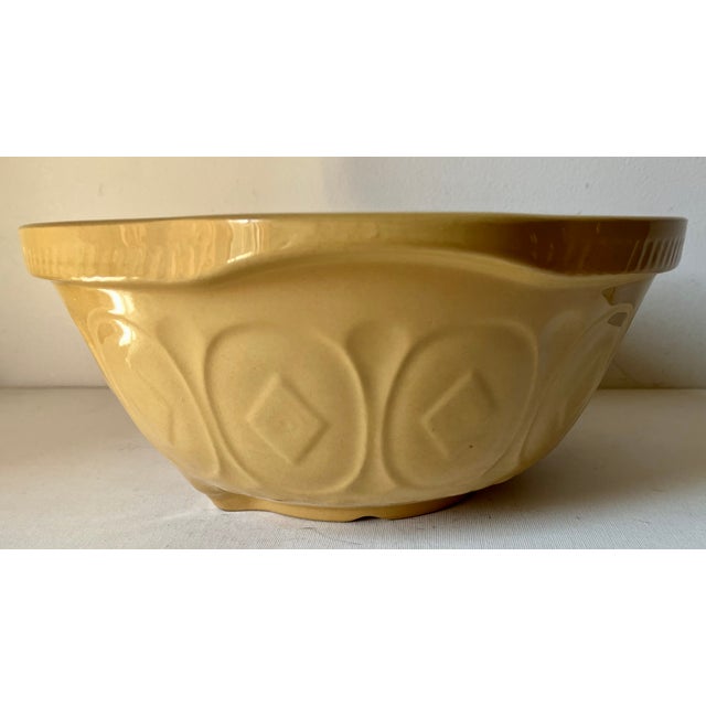 English Vintage Classic English Mixing Bowl For Sale - Image 3 of 9