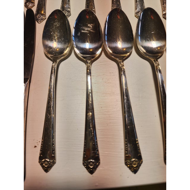 1950s Rogers & Bros Starlight 24 Place Silver Plated Flatware Set For Sale In Denver - Image 6 of 10