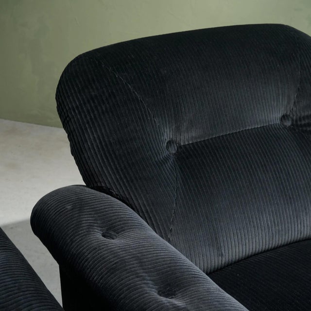 Lounge Chairs in Chromed Steel and Black Corduroy Fabric, Italy, Set of 2 For Sale - Image 10 of 13