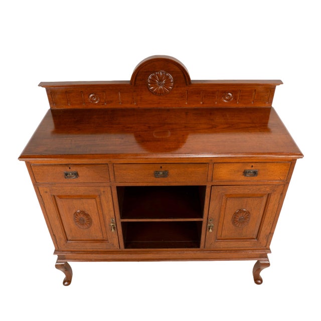 Early 20th Century English Edwardian Oak Sideboard Buffet Server Carved Sunflower Motif Cabinet For Sale In Tampa - Image 6 of 18