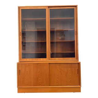 Mid 20th Century Danish Modern Teak Bookcase & Display Cabinet by Poul Hundevad With Sliding Glass Doors For Sale