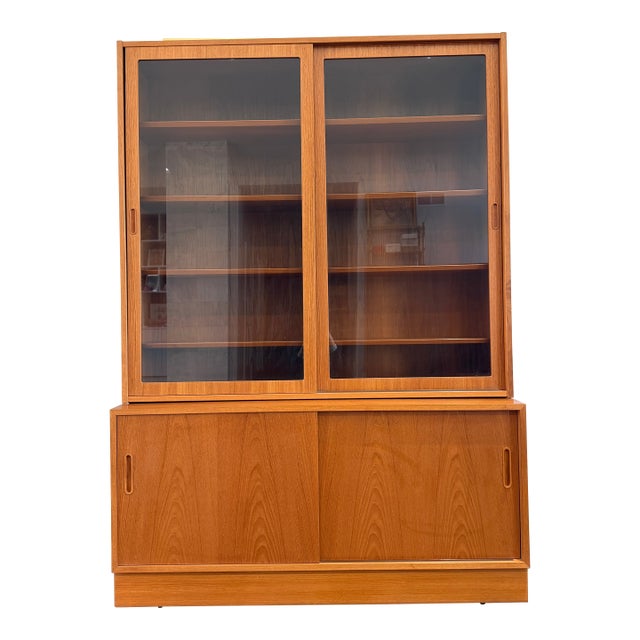 Mid 20th Century Danish Modern Teak Bookcase & Display Cabinet by Poul Hundevad With Sliding Glass Doors For Sale