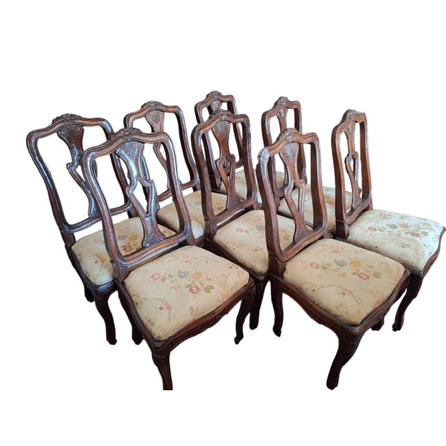 Louis XV Genoese Chairs in Walnut, 1750, Set of 8, in Flawless conditions. Designed before 1890