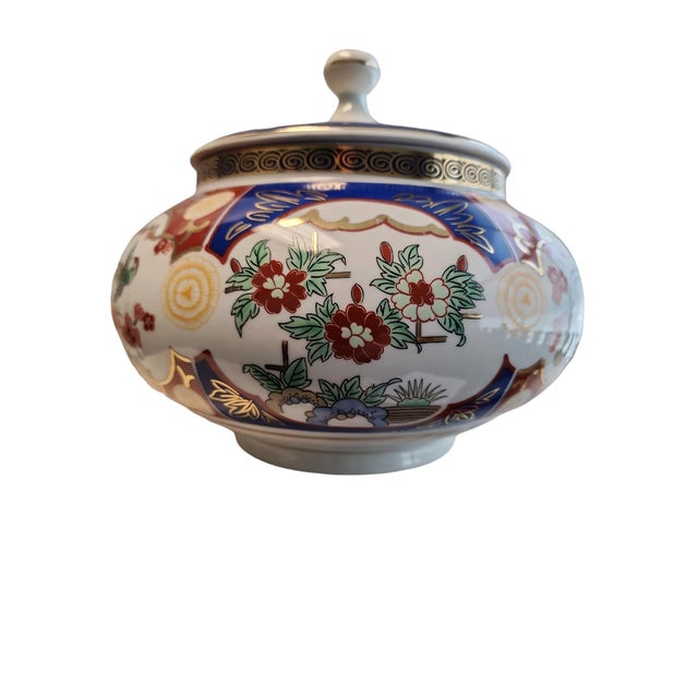 Beautiful mid century lidded tureen by Cocema Morocco in the Imari style, similar to Otagiri Japan design. Gilt neck,...