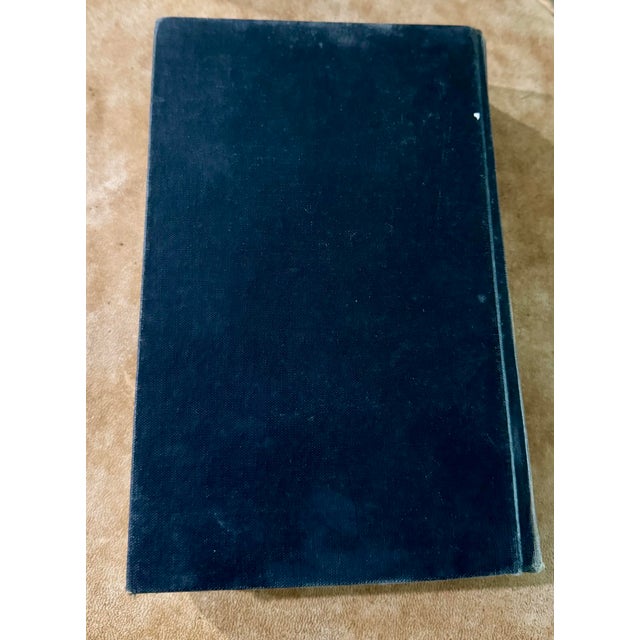 Wendell M. Levi Encyclopedia of Pigeon Breeds Hardcover Illustrated 1965 For Sale - Image 4 of 8