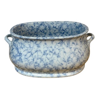 19th Century English Staffordshire Blue & White Marbleized Neoclassical Footbath For Sale