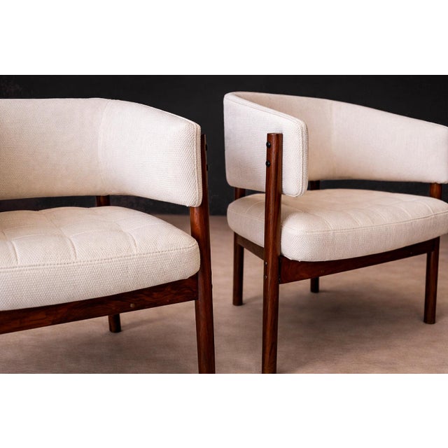 Pair of “Senior” Armchairs in Rosewood, Jorge Zalszupin, 1960s For Sale In New York - Image 6 of 16
