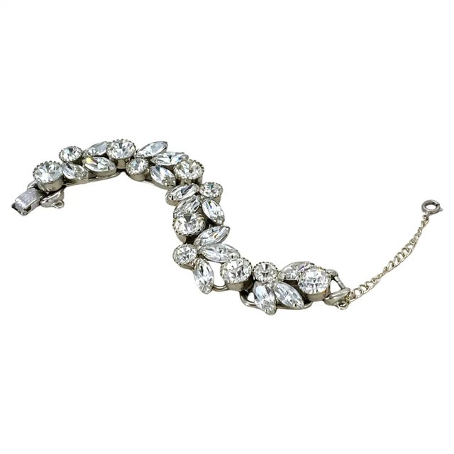 Hollywood Regency Vintage Juliana Clear Rhinestone Linked Bracelet Perfect for Weddings For Sale - Image 3 of 6