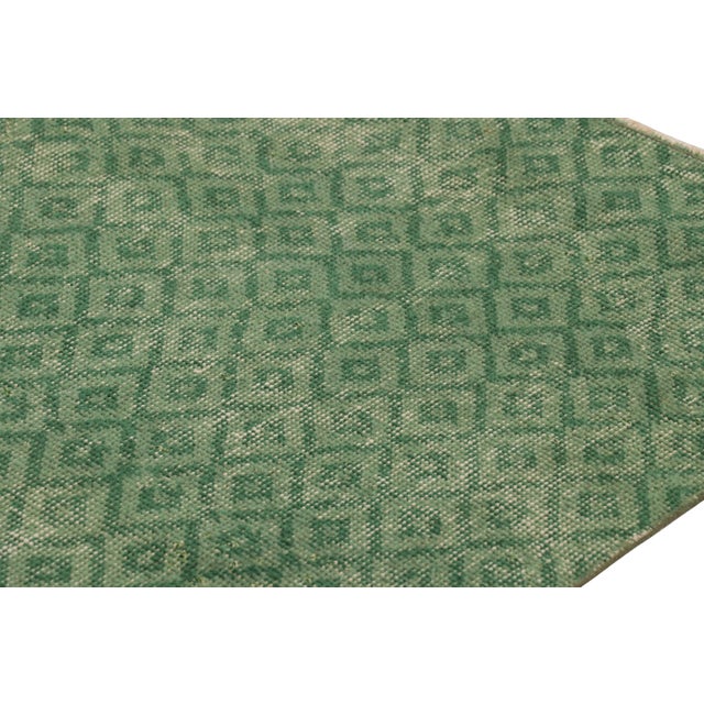 Traditional Vintage Turkish Runner Rug, Green With Diamond Patterns – Rug & Kilim For Sale - Image 3 of 8