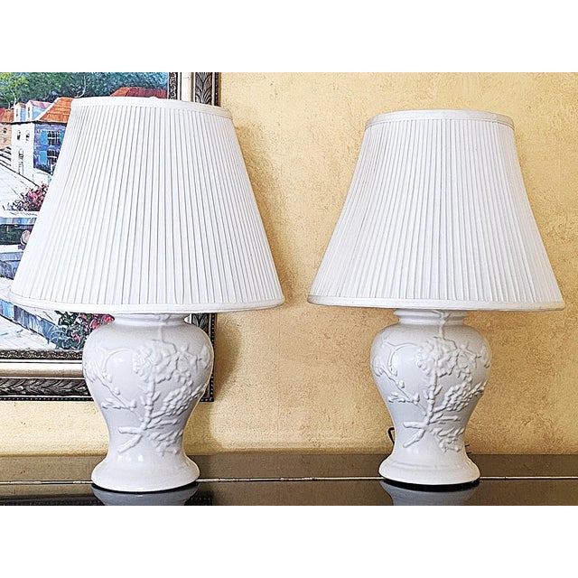 Pair of Vintage White Ceramic Ginger Jar Table Lamps With Floral Relief & Diane Shades For Sale - Image 17 of 18