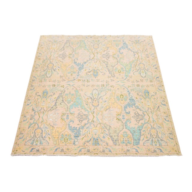 This contemporary Oushak-style wool rug seamlessly blends modern aesthetics with the enduring elegance of traditional...