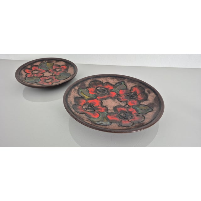 1970s Vintage 717 Ceramic Plates with Flowers from Ruscha, Germany, 1970s, Set of 2 For Sale - Image 5 of 13
