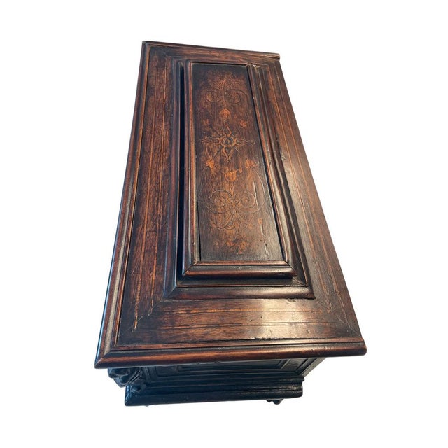 Small Italian Inlaid Walnut Cassone with Paw Feet, 1550-1580 For Sale - Image 5 of 8