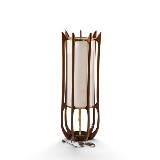 Mid 20th Century Modeline Model 635 Mid Century Sculptured Walnut and Brass Table Lamp For Sale In Chicago - Image 6 of 7