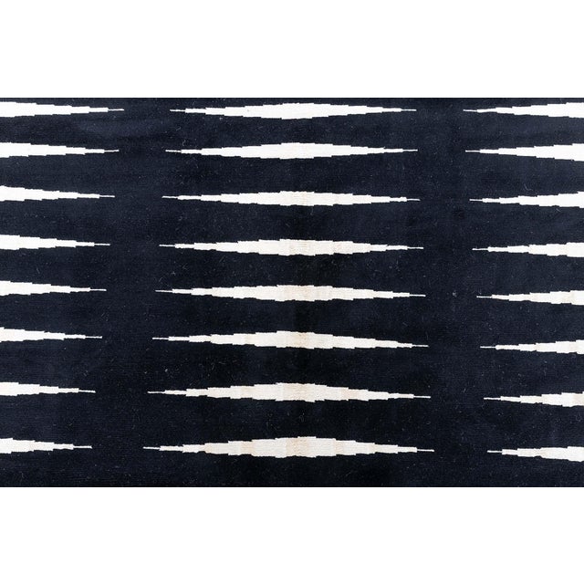 Modern ‘Skyline’ Rug – Hand-Knotted Wool and Silk by Doris Leslie Blau For Sale In New York - Image 6 of 8