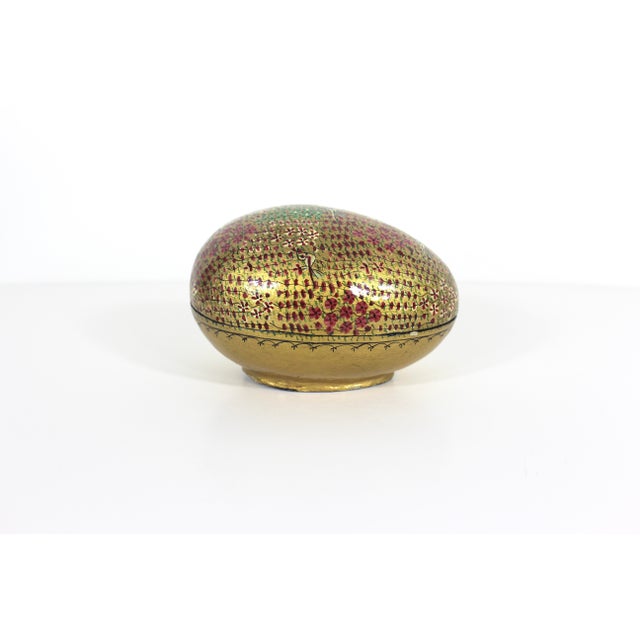 Large Vintage Kashmir Egg Shaped Hand Painted Lacquered Trinket Box For Sale - Image 4 of 9