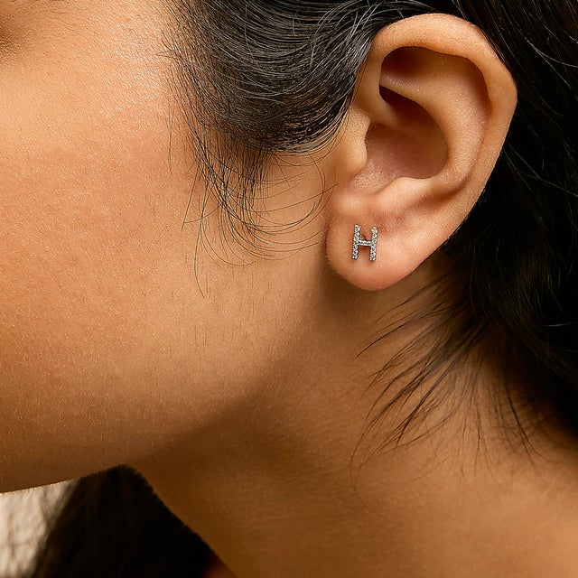 Haus of Brilliance 10K White Gold 1/10 Cttw Diamond 'H' Initial Stud Earring For Sale - Image 4 of 5