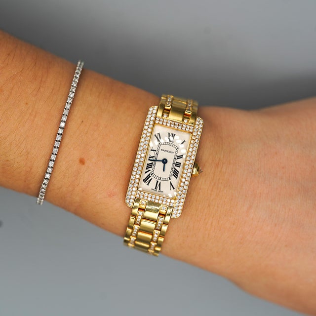 White Cartier Tank Américaine Diamond Bezel Quartz 18k Gold Watch For Sale - Image 8 of 10