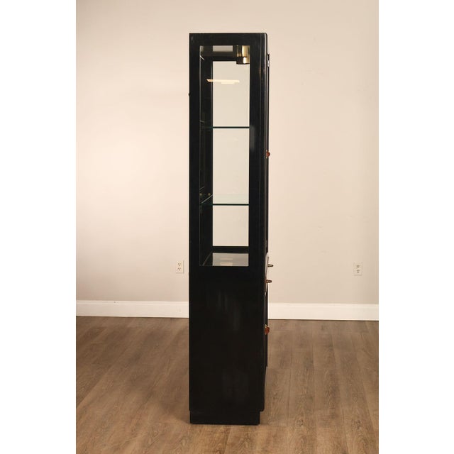 Henredon Scene Three Display Curio Cabinet For Sale - Image 17 of 18