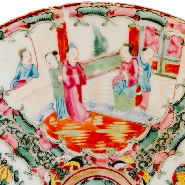 Chinoiserie Antique Chinese Export Rose Medallion Plate For Sale - Image 3 of 8