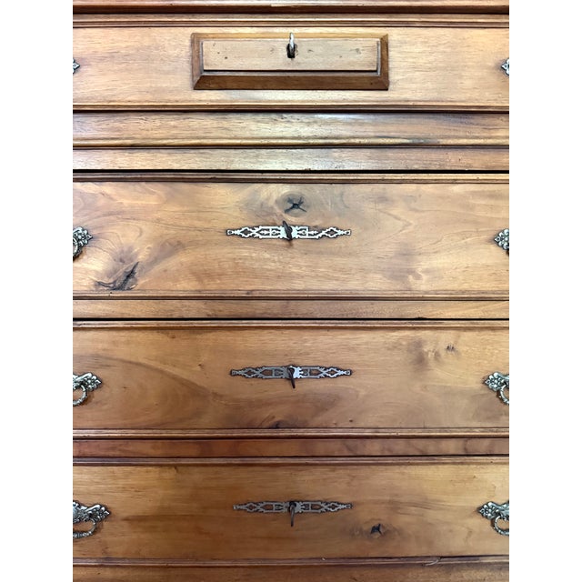 Louis Philippe Commode in Walnut and White-Grey Marble, 19th Century For Sale - Image 10 of 18