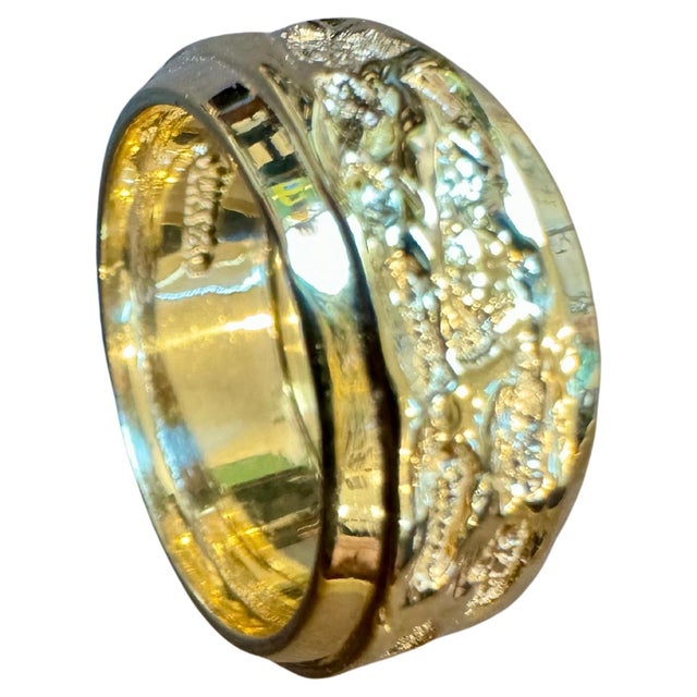 14 Karat Yellow Gold Classic Wide Wedding Band With Design Ring, Unisex Size 4.5 For Sale - Image 17 of 18