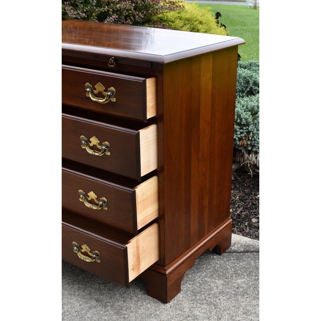 Vintage Cherry Bachelors Chest Chippendale Style 4 Drawer Dresser Pull Out For Sale - Image 15 of 17