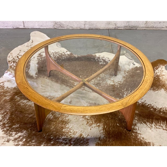 Mid Century Modern Walnut & Glass Coffee Table by Lane Furniture Chairish