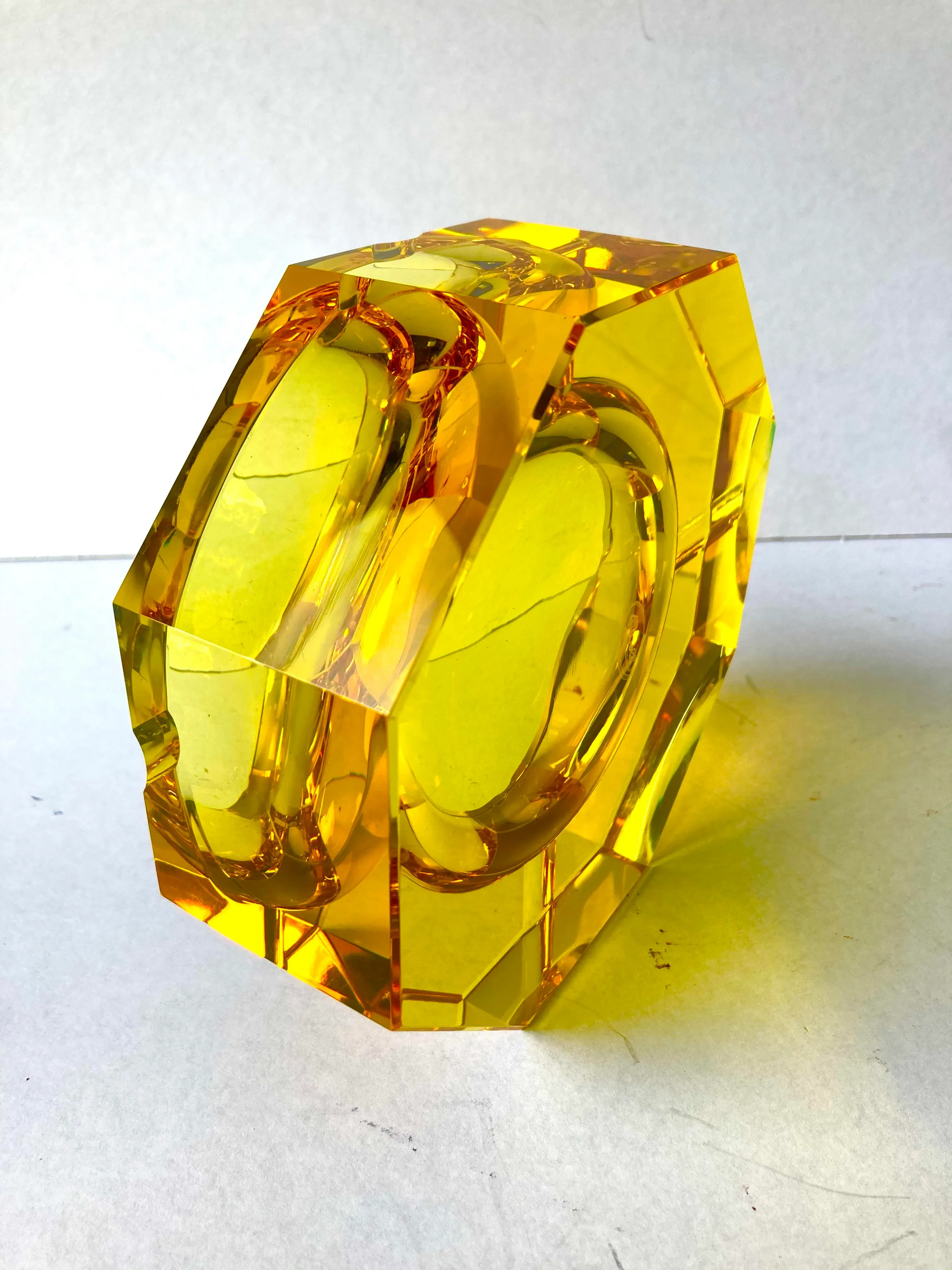 Moser　モーゼル　クリスタル　トレイ　イエロー　小物入れ Mid-Century Moser Crystal Ashtray in Yellow/Amber Marked “Moser