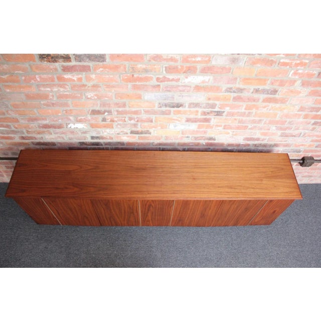 Mid-Century Modern American Modern Studio Craft Walnut Credenza/Cabinet on Ebonized Plinth Base For Sale - Image 3 of 13
