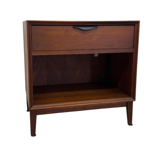 Brown Merton Gershun for Dillingham Esprit Walnut Nightstand – Mid-Century Modern Side Table With Open Shelf For Sale - Image 8 of 10
