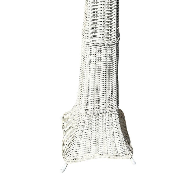 Wood 1940s Postmodern Shabby Chic White Wicker Tropical Splay Foot Base Floor Lamp W/ Shade For Sale - Image 7 of 8
