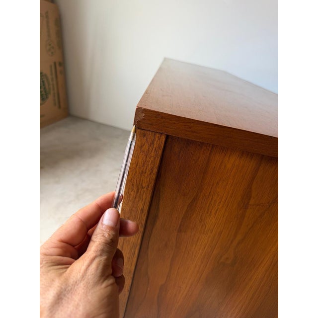 1970s Mid-Century Modern Thomasville Walnut Nine-Drawer Lowboy Dresser For Sale - Image 16 of 17