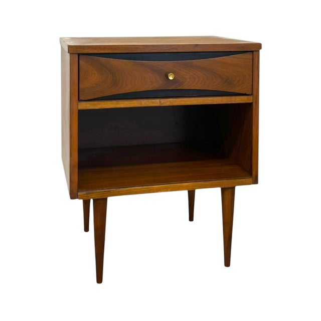 1970s Vintage Mid Century Modern Walnut Nightstand With Open Cubby & Drawer For Sale - Image 5 of 10