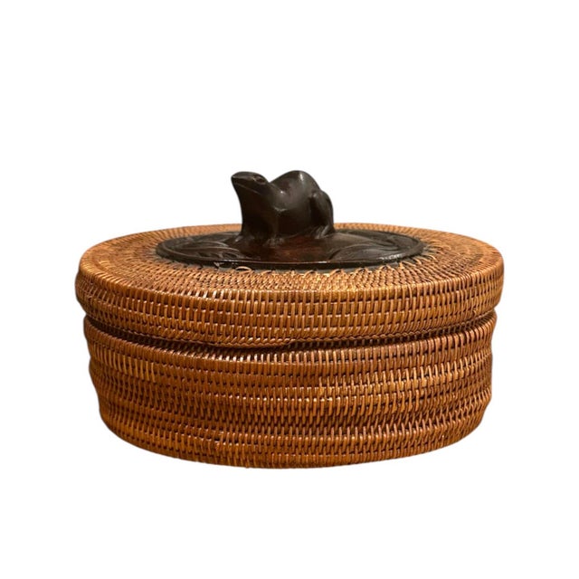 Traditional Vintage Iris Apfel Owned Indonesian Wicker Basket Box With Carved Wood Frog For Sale - Image 3 of 11