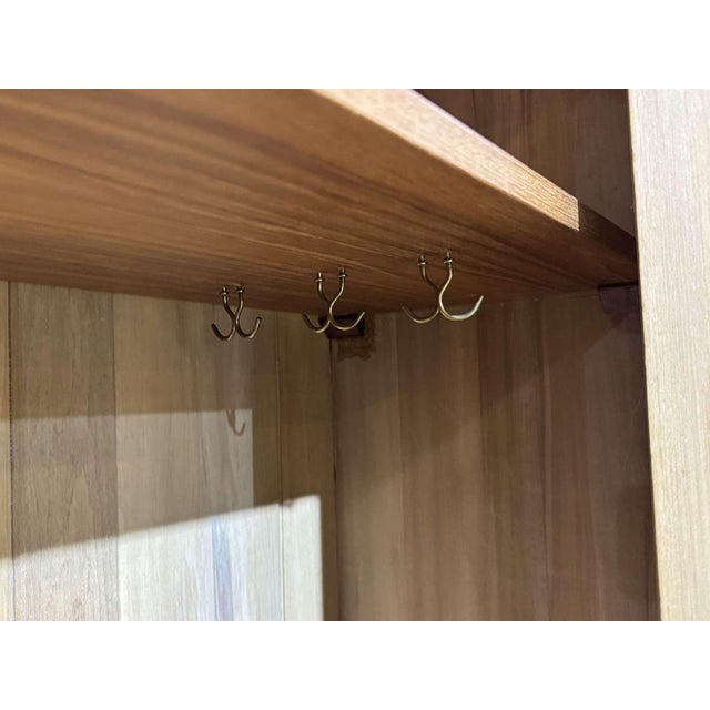 English Maple Wardrobe, 1950s For Sale - Image 9 of 16