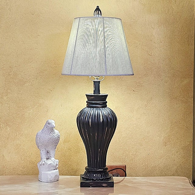 Vintage Traditional Fluted Urn Table Lamp in Antique-Style Carved Wood Look For Sale - Image 16 of 18