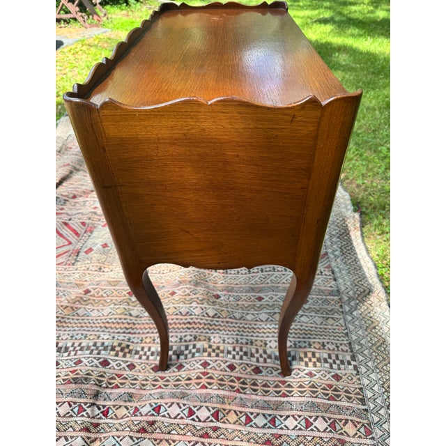 French Provincial Louis XV-Style Tambour Door Side Table / Nightstand, Mid-20th Century For Sale In New York - Image 6 of 12