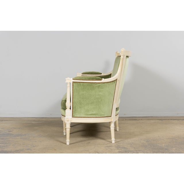 Green French Louis XVI Style Painted Canapé in Moss Green Velvet, Provence For Sale - Image 8 of 18