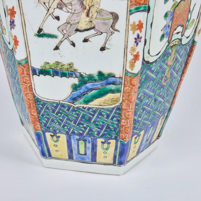 Ceramic Pair of Early 20th Century Chinese Six Sided Covered Porcelain Vases For Sale - Image 7 of 10